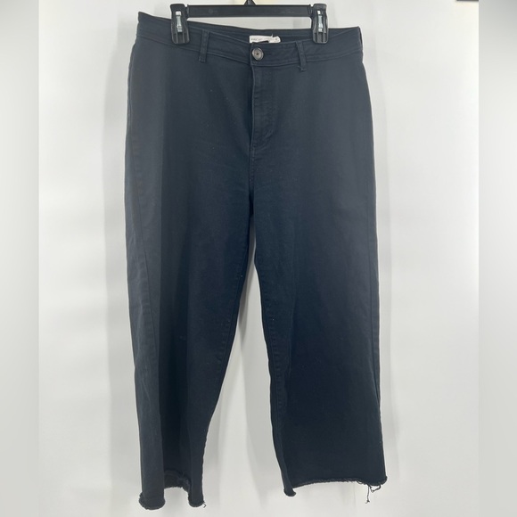 Avec Les Filles black wide leg pants size 30 cropped